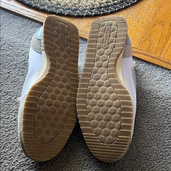 Tretorn (Draper James) White and Light Blue women’s Sneakers - Picture 5 of 6